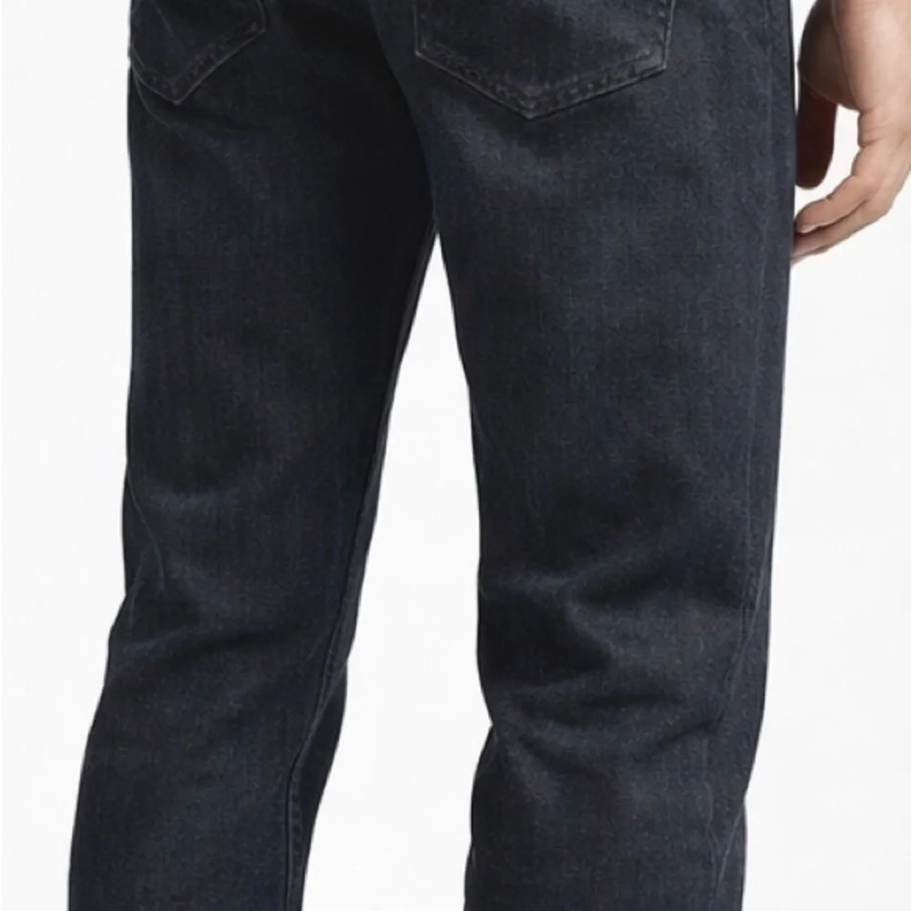 Men’s Hudson Blake Slim Straight jeans in a versatile dark wash.